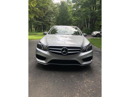 Photo 3 of 3 of 2014 Mercedes-Benz E-Class E 350 4MATIC