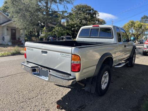 2004 Toyota Tacoma PreRunner Xtracab