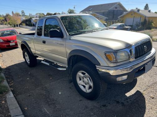 2004 Toyota Tacoma PreRunner Xtracab