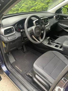 Blue 2016 Kia Sorento LX