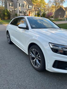 White 2021 Audi Q8 55 Premium