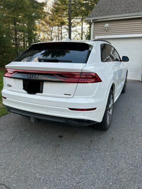 White 2021 Audi Q8 55 Premium