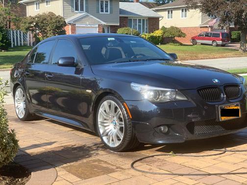 Black 2010 BMW 550 i