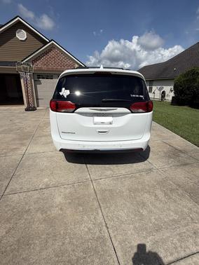 White 2020 Chrysler Pacifica Touring L