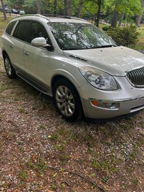 White 2011 Buick Enclave 2XL