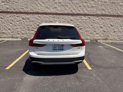 White 2020 Volvo V90 Cross Country T6