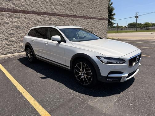 White 2020 Volvo V90 Cross Country T6