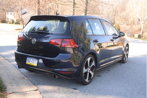 2017 Volkswagen Golf GTI SE 4-Door