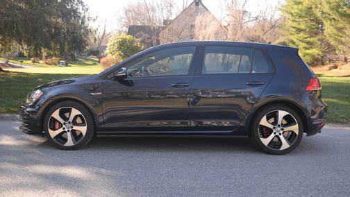 2017 Volkswagen Golf GTI SE 4-Door