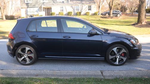 2017 Volkswagen Golf GTI SE 4-Door
