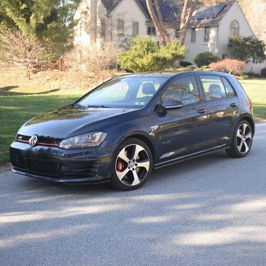 2017 Volkswagen Golf GTI SE 4-Door