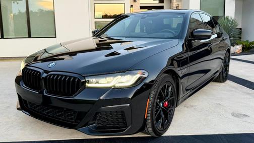 Black 2023 BMW 530e Base