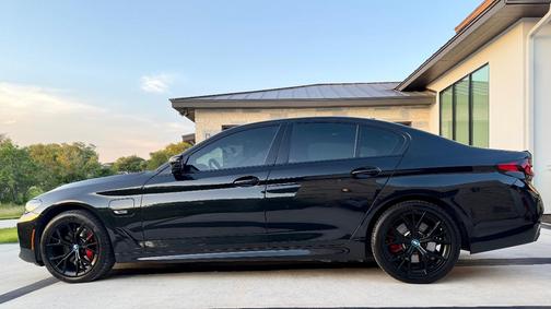 Black 2023 BMW 530e Base