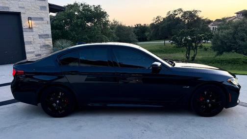 Black 2023 BMW 530e Base
