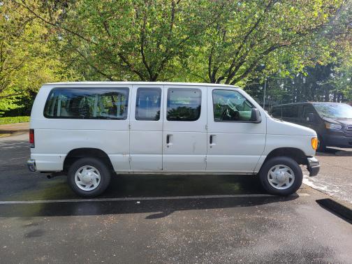 2006 Ford E350 Super Duty XL Wagon