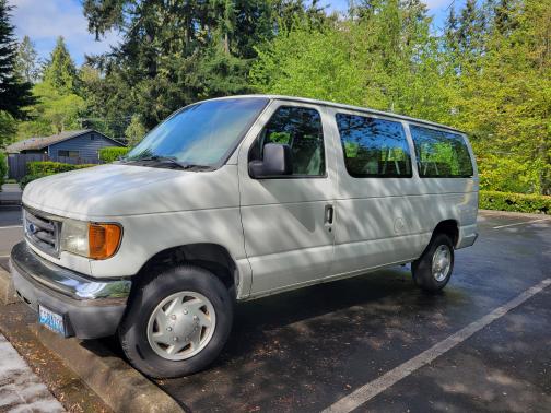 2006 Ford E350 Super Duty XL Wagon
