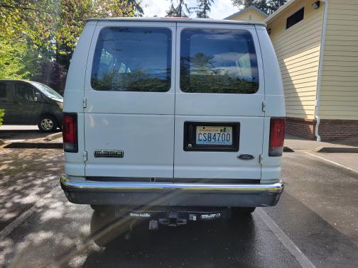 2006 Ford E350 Super Duty XL Wagon