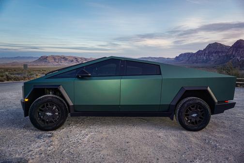 2024 Tesla Cybertruck Cyberbeast