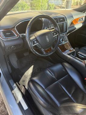 2017 Lincoln Continental Select