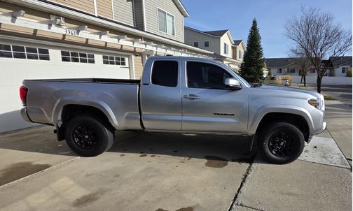 2022 Toyota Tacoma SR5