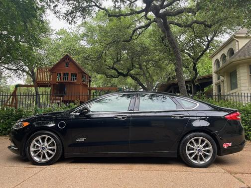 2017 Ford Fusion Energi SE Luxury