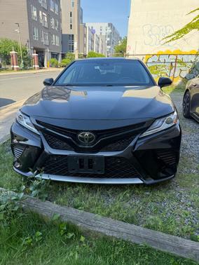 Black 2018 Toyota Camry XSE