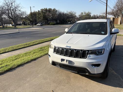 2017 Jeep Grand Cherokee Laredo
