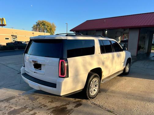 White 2015 GMC Yukon XL 1500 SLT