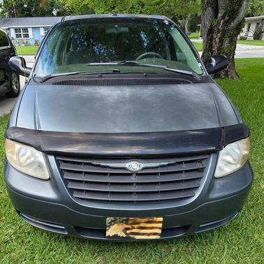 Green 2007 Chrysler Town & Country Base
