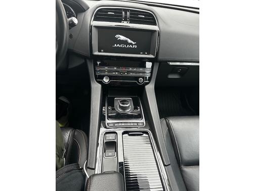 2020 Jaguar F-PACE 30t Prestige