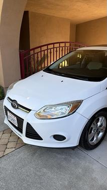 White 2013 Ford Focus SE