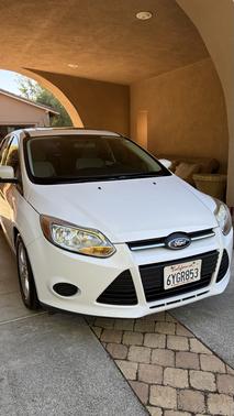 White 2013 Ford Focus SE