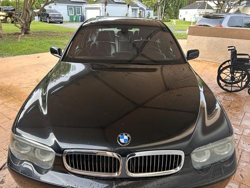 2005 BMW 760 i