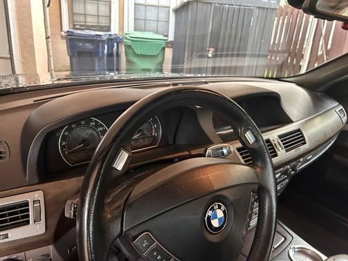2005 BMW 760 i