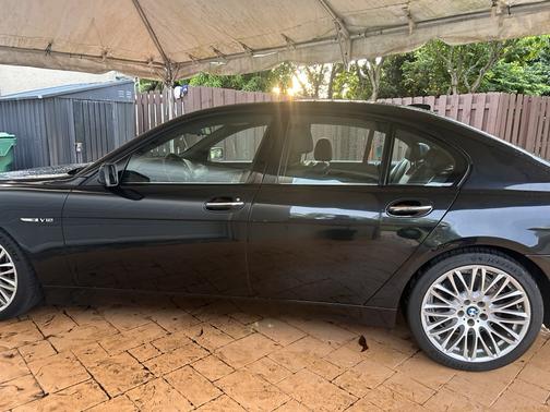 2005 BMW 760 i