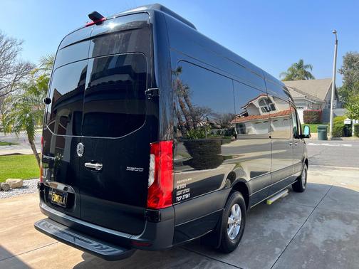 Black 2019 Mercedes-Benz Sprinter 2500 High Roof