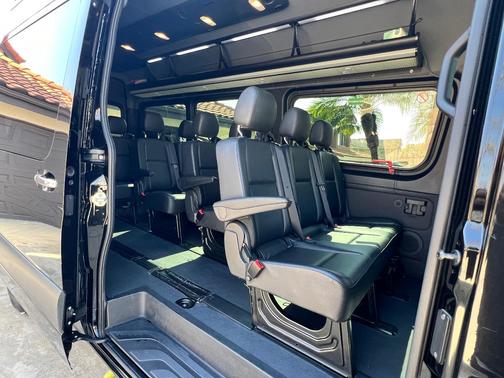 Black 2019 Mercedes-Benz Sprinter 2500 High Roof