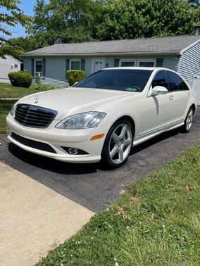 White 2009 Mercedes-Benz S-Class S 550 4MATIC