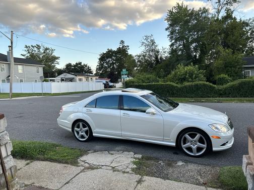 White 2009 Mercedes-Benz S-Class S 550 4MATIC
