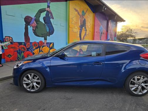 2016 Hyundai Veloster Base