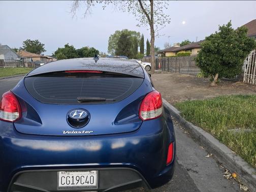 2016 Hyundai Veloster Base