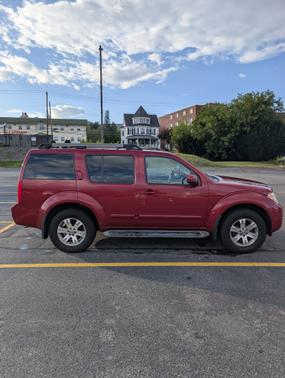 2010 Nissan Pathfinder SE