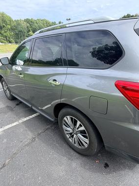 Gray 2020 Nissan Pathfinder SL