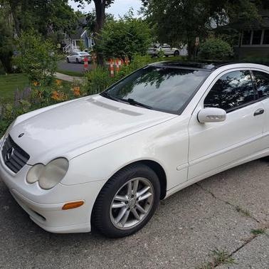 White 2002 Mercedes-Benz C-Class C230