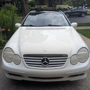 White 2002 Mercedes-Benz C-Class C230
