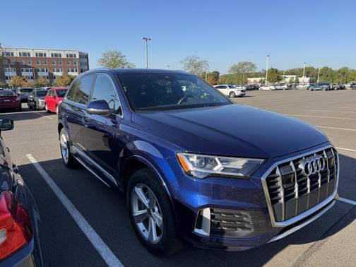 2022 Audi Q7 45 Premium Plus