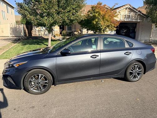 Gray 2023 Kia Forte LXS
