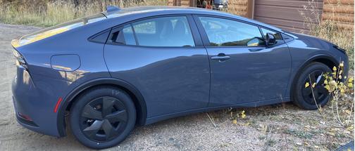 2025 Toyota Prius Plug-In Hybrid SE