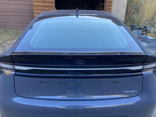 2025 Toyota Prius Plug-In Hybrid SE