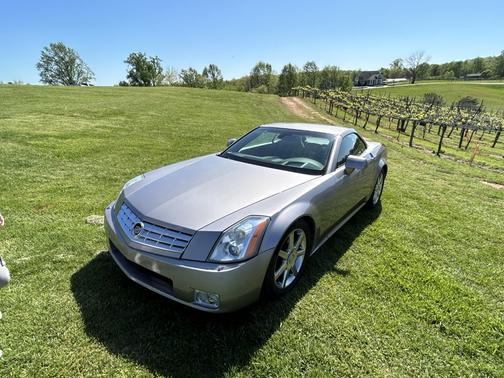 Beige 2005 Cadillac XLR Base
